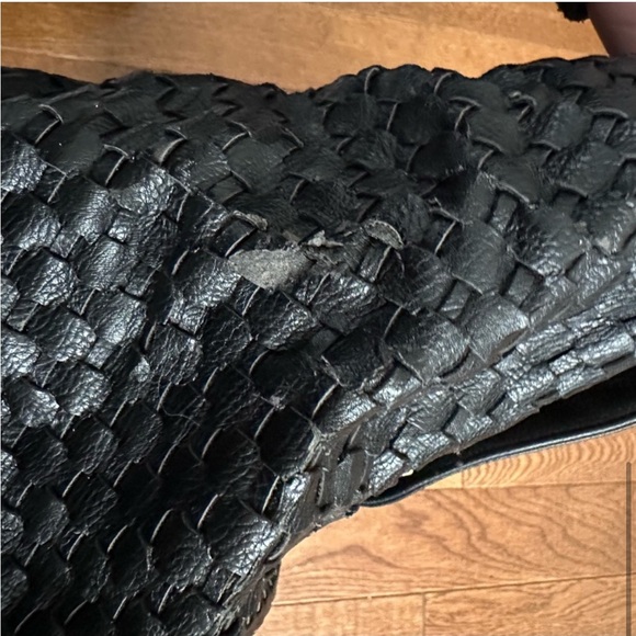 Woven studded shoulder bag - Picture 9 of 16